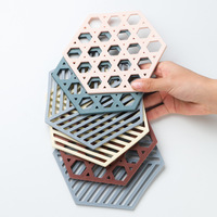 Ensemble de tapis de table et de sous-verres en silicone de style nordique, résistant à la chaleur, épaissi, design simple
