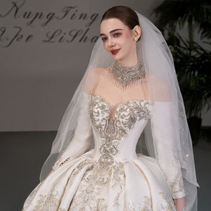 Vestido de Novia GT128 Moderno, Largo hasta el Suelo, con Mangas Largas, Estampado Floral y Apliques de Encaje - Product Image 6