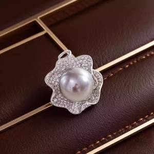 แหวนเงินแท้ S925 ดีไซน์ทันสมัย ประดับเพชรเจียระไนทรงกลมขนาด 9-12 มม. รุ่น 10733 พร้อมฐานตั้งเครื่องประดับ สวยหรูและทันสมัย - Product Image 3