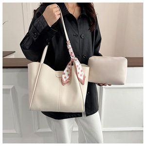 Stylish <b>shoulder</b> <b>bag</b> <b>large</b> capacity fashionable women's <b>bag</b> niche high-end simple and relaxed feel - Product Image 5