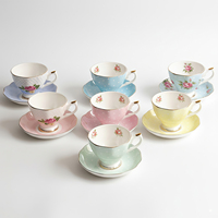 Juego de tazas y platillos de té rosa al por mayor, juego de té inglés de porcelana rosa con borde dorado.