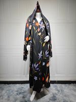 Ensemble Abaya ouverte à imprimé floral tendance avec foulard, nouvelle collection de robes élégantes islamiques du Moyen-Orient de Dubaï pour femmes 2026