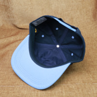 Casquette de baseball personnalisée avec broderie de marque contrastante, visière incurvée, 5 panneaux et taille ajustable