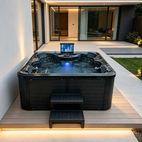 Spa extérieur de luxe noir pour 6 personnes avec téléviseur intelligent, Balboa Play 1, 80 jets, télécommande et fonction relaxante.