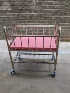 MT MEDICAL propose des lits bébé minimalistes de haute qualité à des prix compétitifs avec certification CE. - Product Image 1