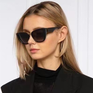 Occhiali classici occhiali da sole in metallo da donna sfusi la migliore forma di occhiali per il viso rotondo prezzo competitivo occhiali da sole quadrati Cat Eye scuri - Product Image 2