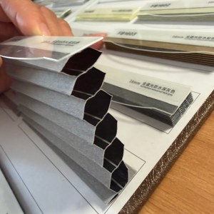 Tissu pour stores alvéolaires intégrés, hauteur de pliage 16 mm, protection UV, isolation thermique, <span class=keywords><strong>occultant</strong></span>, tissu pour stores cellulaires - Vente chaude - Product Image 4