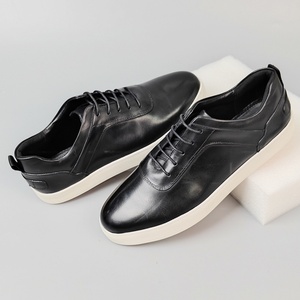 Zapatos de Skate Estilo Británico para Hombre, Más Vendidos, Sin Cordones, Transpirables, Ligeros, Elegantes, Casuales, de Cuero Genuino, para Negocios - Product Image 1
