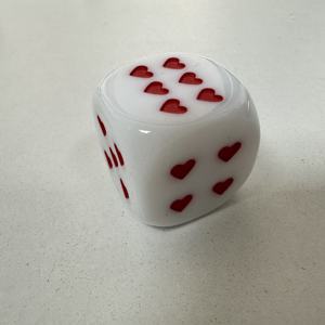 Set di Dadi Personalizzati, Fornitura Diretta dalla Fabbrica, Dadi Acrilici Rossi a Forma di Cuore 20mm, D6 con Angoli Arrotondati per Giochi da Tavolo - Product Image 5