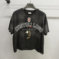 T-shirt court vintage noir délavé à l'acide, déchiré, avec impression graphique personnalisée, découpe à l'aiguille, encolure brute, coupe carrée, style streetwear