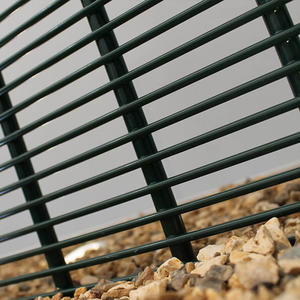 Valla <span class=keywords><strong>de</strong></span> Seguridad Anti-Intrusión Curva 358, Resistencia Mejorada al Escalado, Diseño Moderno, Acero Inoxidable, 8 pies <span class=keywords><strong>de</strong></span> Altura, para Estadios - Product Image 2