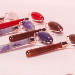 Ensemble de rouleau de jade et de gua sha personnalisé au prix d'usine |   Outil de massage facial en résine OEM pour l'anti-âge et le lifting de la peau - Product Image 5