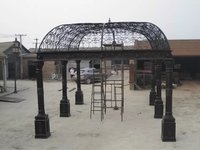 Gazebo pernikahan besi tempa tangan Eropa, Gazebo panas Dip galvanis tahan karat dapat disesuaikan dekorasi acara taman luar ruangan