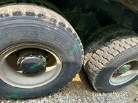 Camions bennes lourds Diesel 8x4 Euro 5, direction à gauche, haute puissance, capacité 41-50t, conçus pour les conditions routières complexes