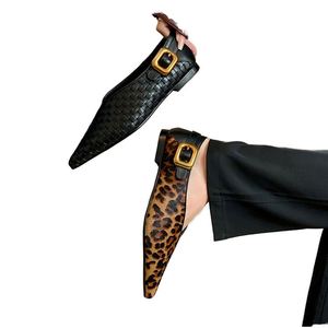 Elegant <b>Flat</b> Comfortable Versatile <b>Pointed</b>-<b>Toe</b> Women's Shallow French-Style Leather Large-Size Shoes - Product Image 3