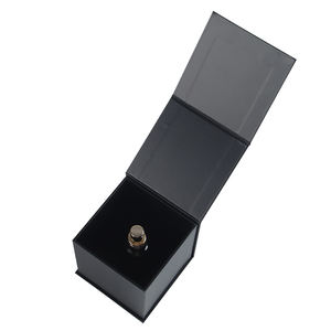 Boîtes à bougies miniatures vides personnalisées et recyclables avec logo en relief, feuille d'or, emballage cadeau magnétique de luxe, boîte en papier avec insert en EVA - Product Image 2