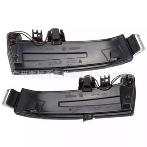ชุดไฟเลี้ยวเมอร์เซเดส เบนซ์ 1.8W ตัวเรือน ABS สำหรับซี คลาส อี คลาส เอส คลาส W204 W212 W221 - Product Image 1