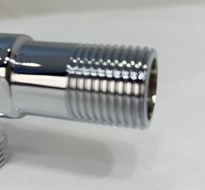 Accessori per servizi igienici con valvola angolare monocolore in acciaio inossidabile prodotto dal produttore, compreso il <span class=keywords><strong>soffione</strong></span> <span class=keywords><strong>doccia</strong></span> a forma di braccio - Product Image 4