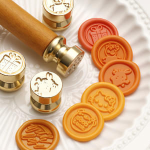 Mini sceau à manche en bois 7,5x1,5 cm avec tête en cuivre pour la décoration et l'emploi comme tampon - Product Image 4