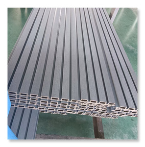Pannello <span class=keywords><strong>Murale</strong></span> in PVC WPC Resistente all'Acqua con Griglia Antiscivolo Spazzolata a Prezzo Conveniente per Facciate Esterne e Bagni - Product Image 2