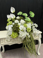 Arrangement floral de mariage réaliste en roses et hortensias 3D en soie, centre de table floral fait main pour la décoration de scène d'événements et de fêtes