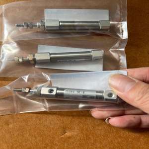 Mini Cilindro en Forma de Pluma Original-SMC CDJ2B10-15Z-B - Product Image 3