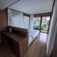 Maison mobile contemporaine en forme de capsule spatiale préfabriquée avec isolation thermique double couche, verre LOW-E, système de chauffage à l'eau pour usage hôtelier