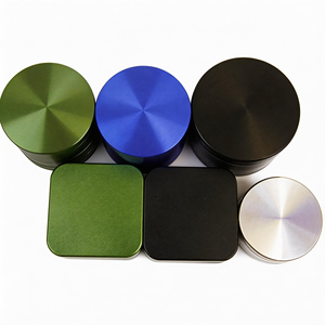 Moulin à herbes en alliage de zinc métallique à 4 couches, personnalisable avec logo, portable, pour tabac – Meilleures ventes - Product Image 4