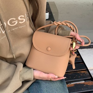 Sac de téléphone rétro pour femmes, sac de poitrine kaki à sangle unique avec boucle magnétique, tenues de tous les jours, hiver 2023 - Product Image 2