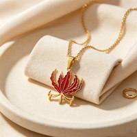 Bestseller Tamil-Inspirierte Gloriosa-Flammenlilien-Halskette, Edelstahl Rote Emaille Blumenanhänger Schmuck für Tägliches Tragen