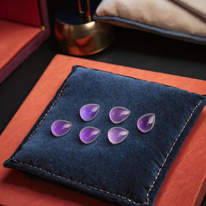 Natürlicher <span class=keywords><strong>Amethyst</strong></span> Birnen förmiger Edelstein Bulk Benutzer definierte Größe Current Cut Natürlicher loser Stein Edelstein Lieferant Cabochon Edelstein - Product Image 1