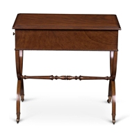 Table d'appoint en bois pour salon moderne avec finition naturelle et design minimaliste, apportant chaleur et simplicité à toute maison