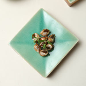 Plato Cuadrado de Cerámica con Esmalte Craquelado, Diseño Oriental, Hecho a Mano, para Servir Mariscos y Sushi - Product Image 4