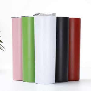 Gobelet isotherme mince en acier inoxydable à double paroi de 20 oz avec paille colorée, personnalisable avec logo, compatible eau bouillante - Product Image 1