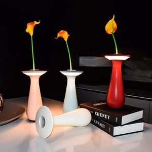 Lámpara <span class=keywords><strong>de</strong></span> Mesa LED Inalámbrica Recargable, Portátil, Moderna, con Diseño Floral, para Decoración <span class=keywords><strong>de</strong></span> Restaurantes <span class=keywords><strong>de</strong></span> Lujo en Exteriores, IP54, Aura Vase Touch - Product Image 2