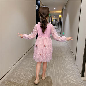 Vêtements pour enfants, robes décontractées pour bébés filles, robe de princesse brodée à fleurs, robe à découpes, disponible en ligne chez la boutique de vente en gros - Product Image 3