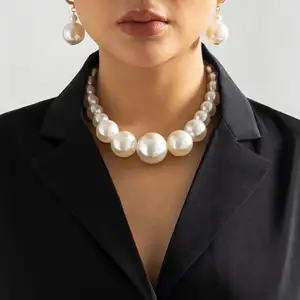 Gioielli di moda donna Vintage catena di perline collana braccialetto orecchino Set semplice collana di senso di Design di perle