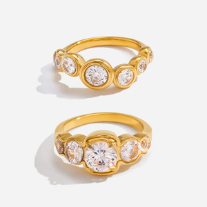 Anillo Clásico de Circonita Blanca en Acero Inoxidable, Joyería para Mujer, Uso Diario, Diseño Geométrico, Estilo de Lujo Ligero - Product Image 1