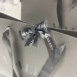 Luxury Boutique <strong>Black</strong> Paper <strong>Bags</strong> Recyclable Portable <strong>Bag</strong> for <strong>Gift</strong> Clothing Packaging <strong>Bags</strong> UV logo