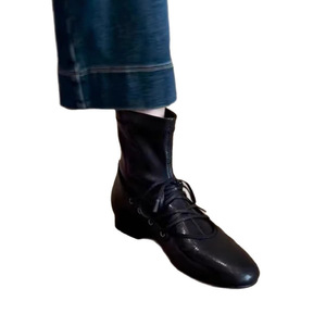 Bottes Martin rétro à bout rond en peau de mouton, nouvelle collection 2025, plates, amincissantes, polyvalentes, à lacets, extensibles et ajustées - Product Image 5