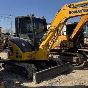 รถขุดขนาดเล็ก KOMATSU PC55 น้ำหนัก 5.5 ตัน พร้อมบุ้งกี๋ขุด สายพานสีเหลือง อุปกรณ์ก่อสร้างมือสอง - Product Image 1