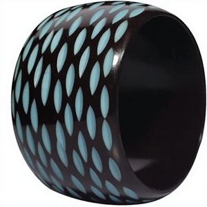 Juego de Brazaletes de Resina Acrílica Premium con Diseño de Plantas, Unisex, Modernos y Únicos, en Verde, Rosa, Negro y Amarillo - Product Image 2