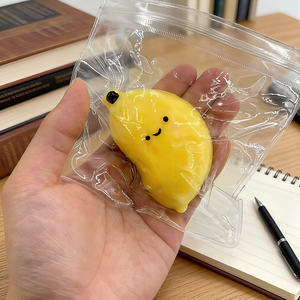 Jouet Squishy Banane Mignonne et Ronde à Remontée Lente, Design Fruit Adorable, Décoration de Bureau Relaxante pour Employés de Bureau et Étudiants - Product Image 1