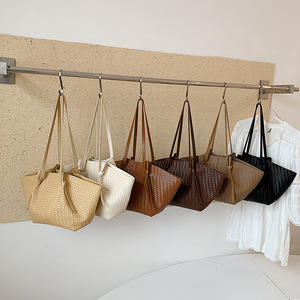 Bolso Tote de Gran Capacidad para Mujer, Tejido en Cuero PU, Bolso de Hombro, Bolso de Viaje Casual - Product Image 4