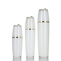 Vente en gros de bouteilles de lotion acrylique blanches rondes à capuchon unique avec pompe dorée pour emballage cosmétique