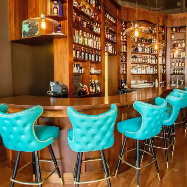 Design moderno coffee pub shop dining kitchen sedie imbottite con struttura in metallo in pelle verde cafe restaurant sgabello da bar sedie
