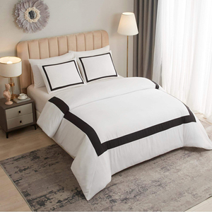 Bán Buôn Ba Mảnh Sợi Nhỏ <span class=keywords><strong>Comforter</strong></span> <span class=keywords><strong>Set</strong></span> Với 3D In Kỹ Thuật Số Dòng Màu Đen Mô Hình Giường Bìa Cho Khách Sạn - Product Image 2