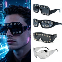 Gafas de Sol Estilo Cyberpunk con Remaches Metálicos, Protección UV400, Montura Completa de PC, Material Futurista para Fiestas y Festivales