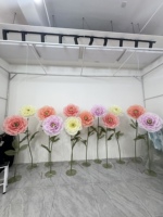 Fleurs artificielles géantes en organza personnalisées, pivoines, grandes fleurs avec support pour la décoration de centres commerciaux, de mariages et d'événements