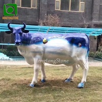 Patung Hewan Resin Patung Fiberglass Luar Ruangan yang Indah Patung Sapi Berwarna-warni